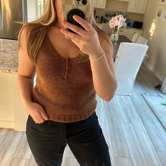 Universal thread brown knit tank - Picture 3 of 5